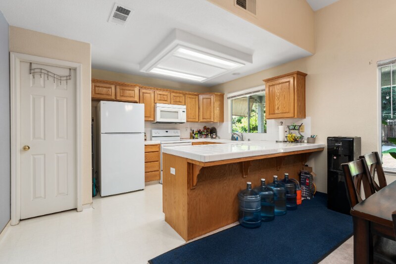 Building Photo - 2173 Spruce Ave