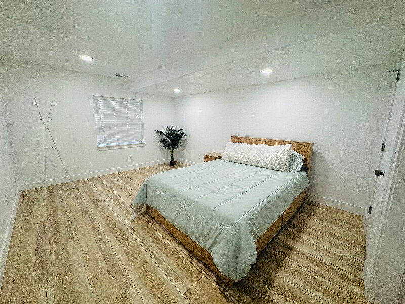 Building Photo - 952 S 1350 E