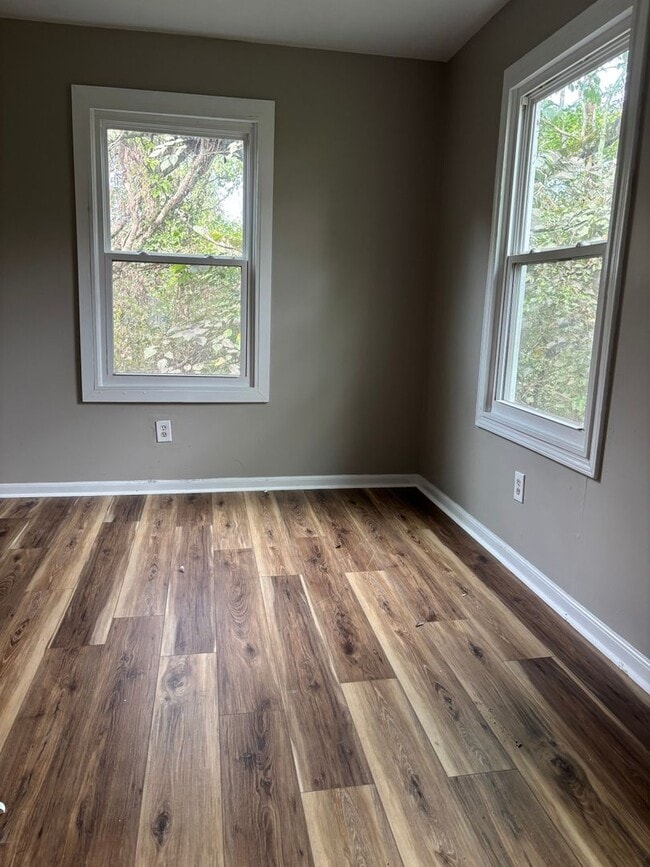 Primary Photo - One Bedroom Duplex in Red Bank TN; Water &...