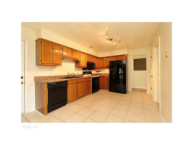 Building Photo - 2220 Cinnabar Ct