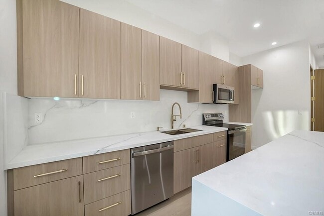 Building Photo - 17425 Los Alimos St