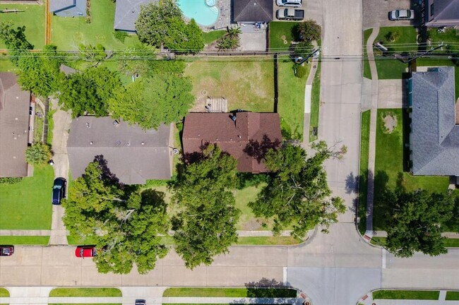 Building Photo - 427 Whitecap Dr