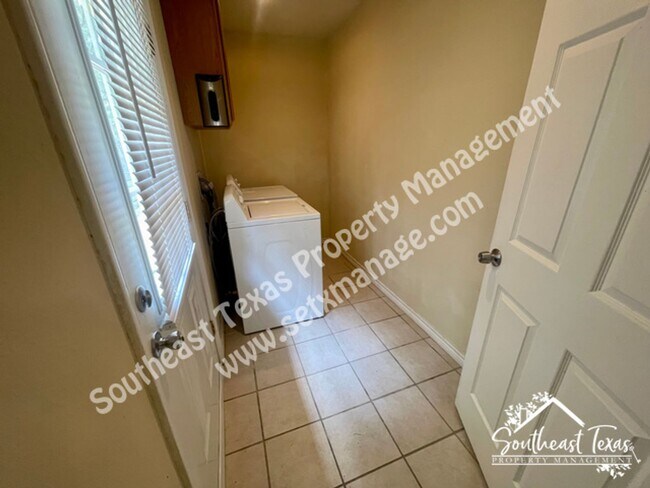 Building Photo - Cute Home in Lumberton, TX!