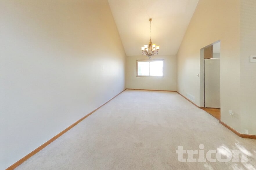 Building Photo - 17490 E Eldorado Cir