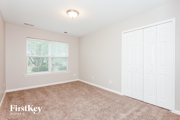 Building Photo - 2021 Sugarbush Dr