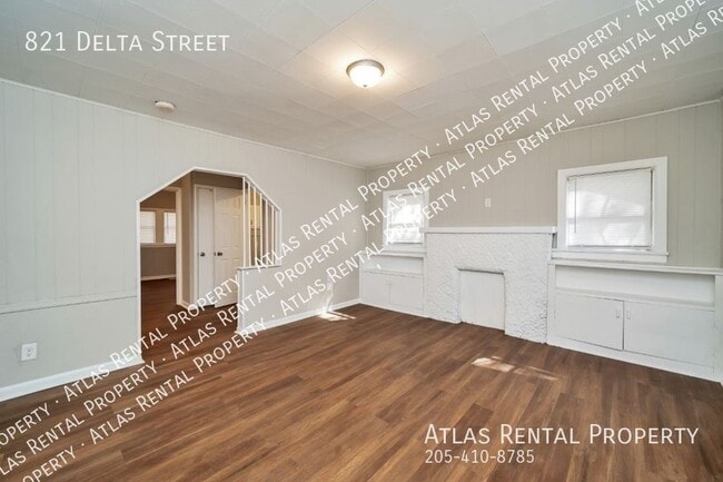 Building Photo - 821 Delta St