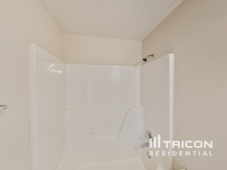 Building Photo - 102 Providence Run