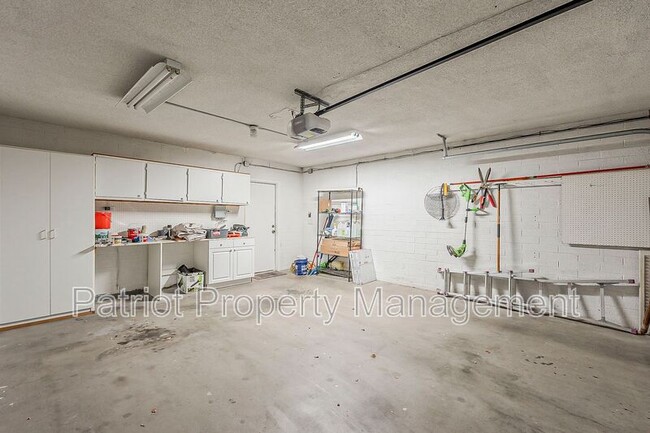 Building Photo - 635 E Boca Raton Rd
