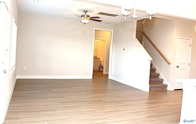 Building Photo - 114 Bella May Ln