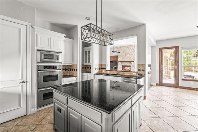 Building Photo - 1321 Cotulla Dr