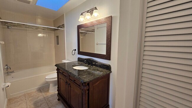 Building Photo - 846 Grenadier Dr