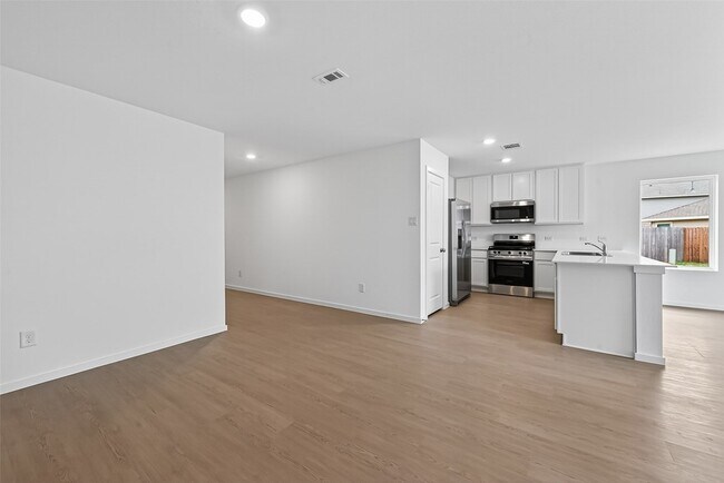 Building Photo - 216 Amy St