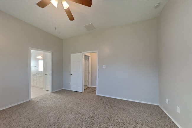 Building Photo - 3326 Ithaca Dr
