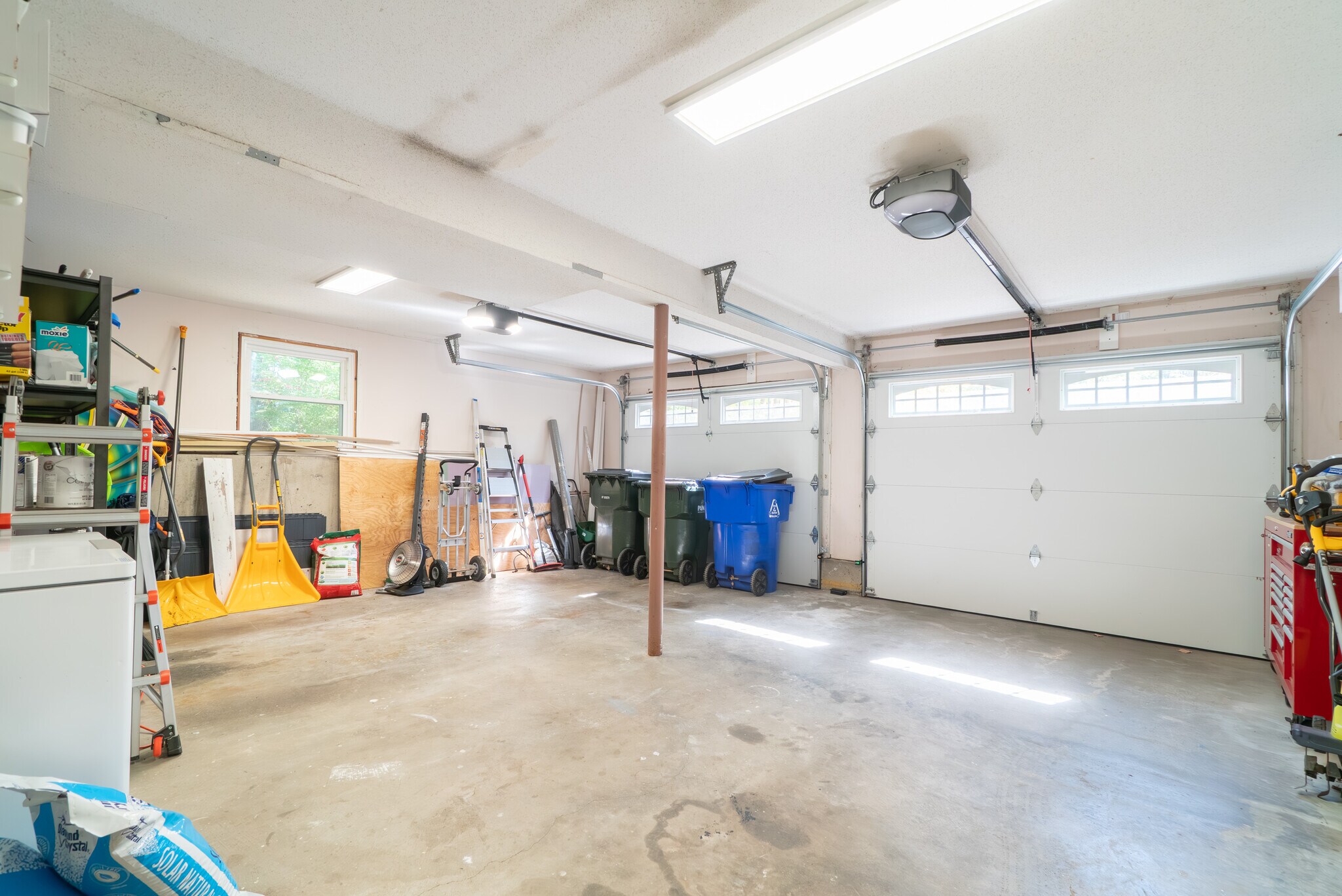 Garage - 2778 Albany Ave