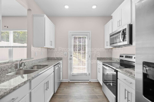 Building Photo - 8113 Murray Br Dr