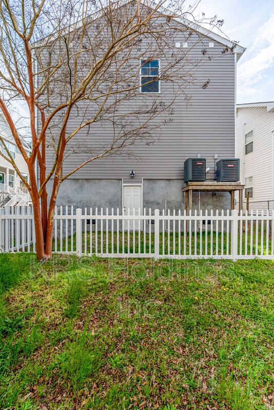 Building Photo - 9553 14th Bay St