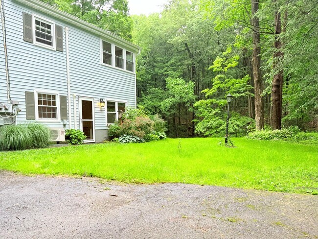 Building Photo - 23 Van Dam Rd