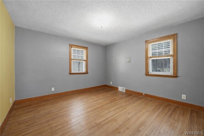 Building Photo - 3667 Fuller Ave