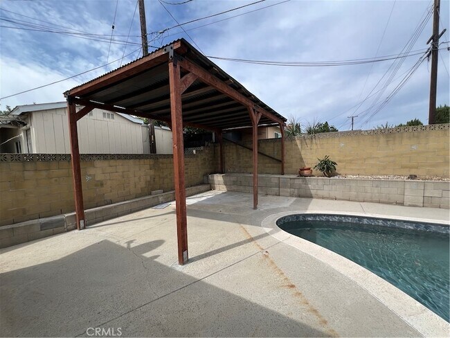 Building Photo - 2125 Edmore Ave
