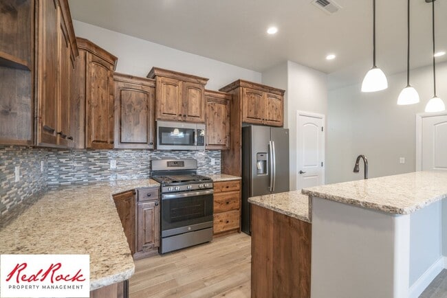 Building Photo - 2 Bedroom Townhome in Sky Ridge, Hurricane