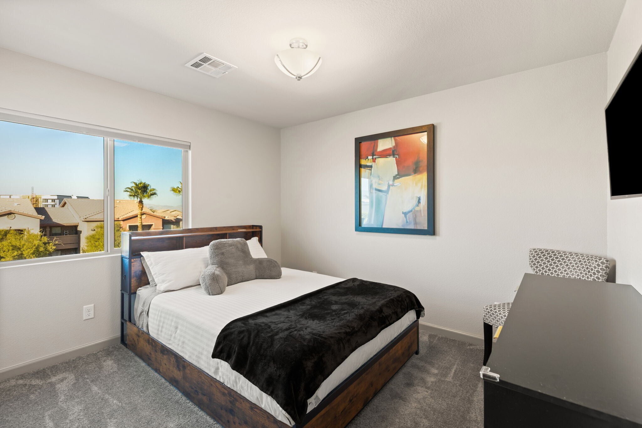 Building Photo - 8044 Carpenter Creek Ave