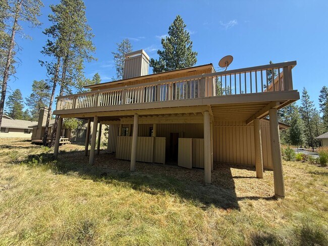 Building Photo - Spacious 3 Bed/2 Bath Home in Sunriver - M...