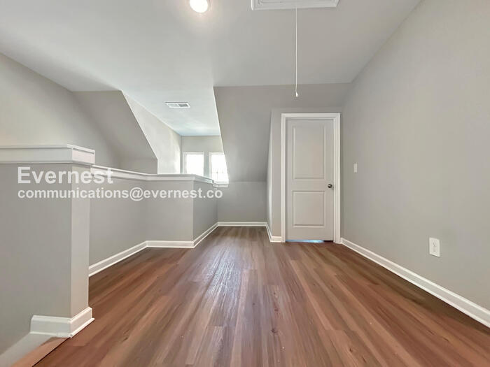 Building Photo - 1542 Persimmon Trce