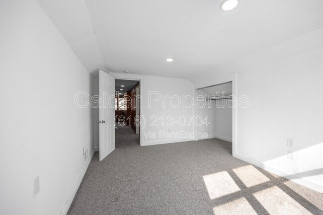 Building Photo - 1635 Cleveland Ave SW