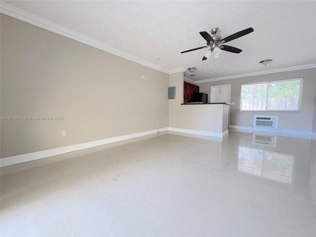 Building Photo - 2809 Middle River Dr