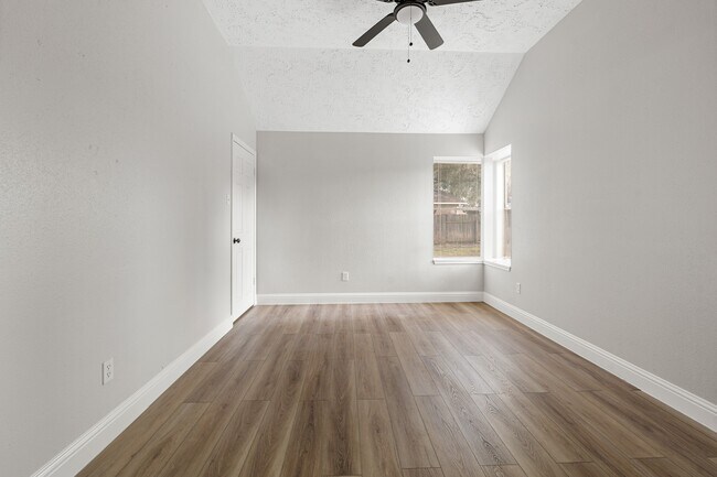 Building Photo - 22039 Rivermead Dr