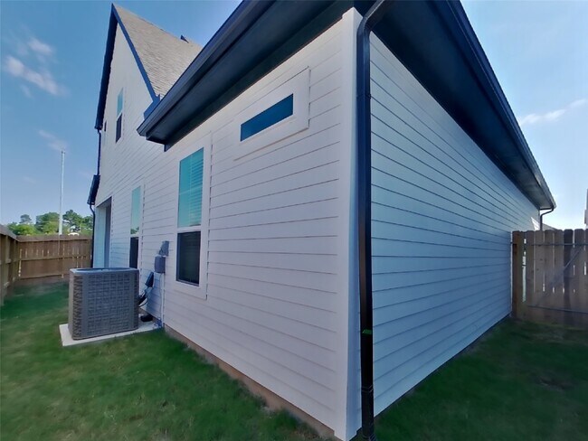 Building Photo - 22749 Terrazzo Dr