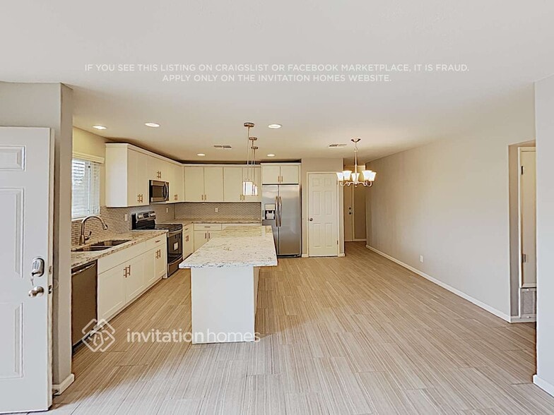 Building Photo - 3224 S Albert Ave