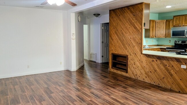 Building Photo - 1432 25th Ave