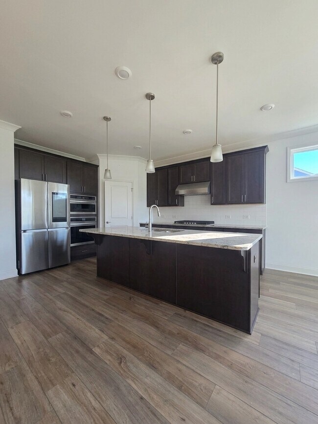 Building Photo - 384 Yardley Ln