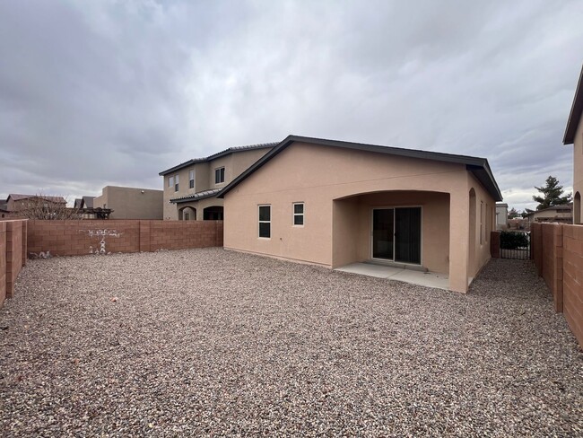 Building Photo - 3 Bedroom Single Story Home Available in P...