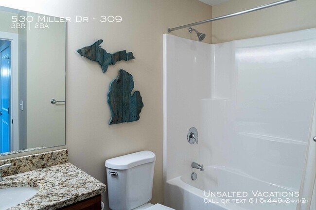 Building Photo - Grand Landing Condo