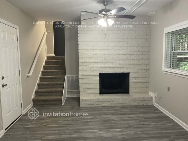 Building Photo - 3269 Robin Hood Ln