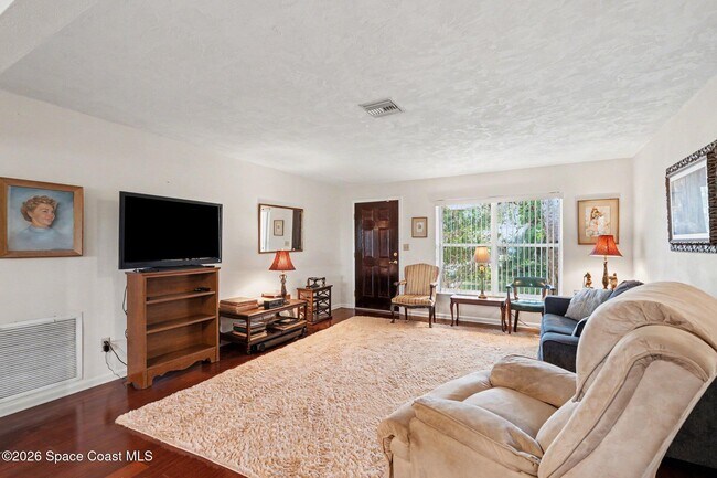 Building Photo - 108 Delvalle St