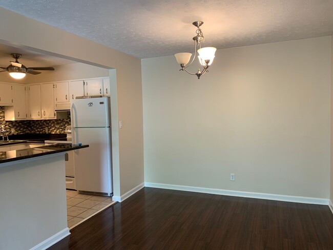 Building Photo - Beautiful 2 Bedroom Prospect Condo