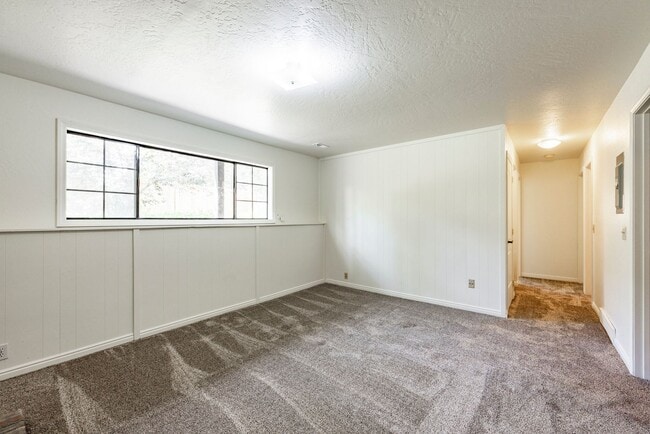 Building Photo - Tranquil Park Meadows Escape with Large Pr...