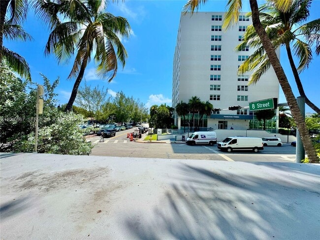 Building Photo - 800 West Ave