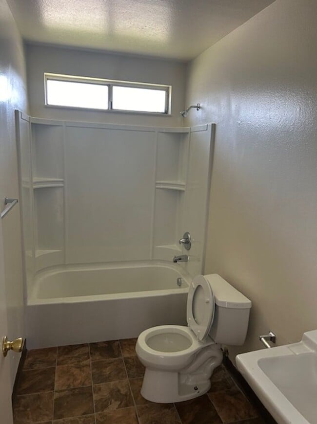 Building Photo - 1122 Washington Ave