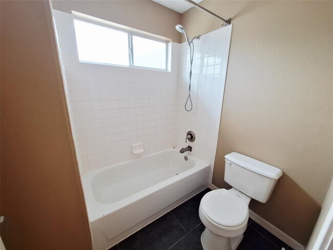 Building Photo - 2122 Wheaton Trail
