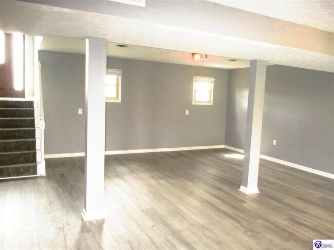 Building Photo - 609 Foxfire Rd