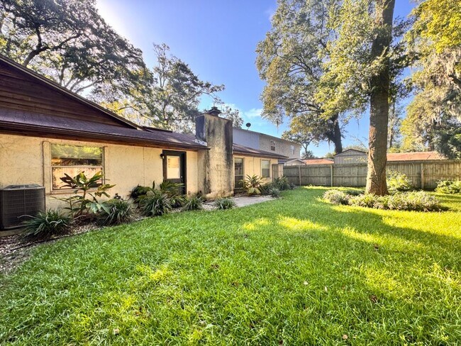 Building Photo - RENTAL