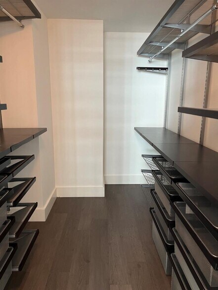 Building Photo - 1250 S Miami Ave