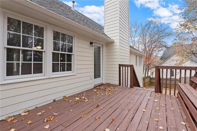 Building Photo - 16 Valleyside Dr