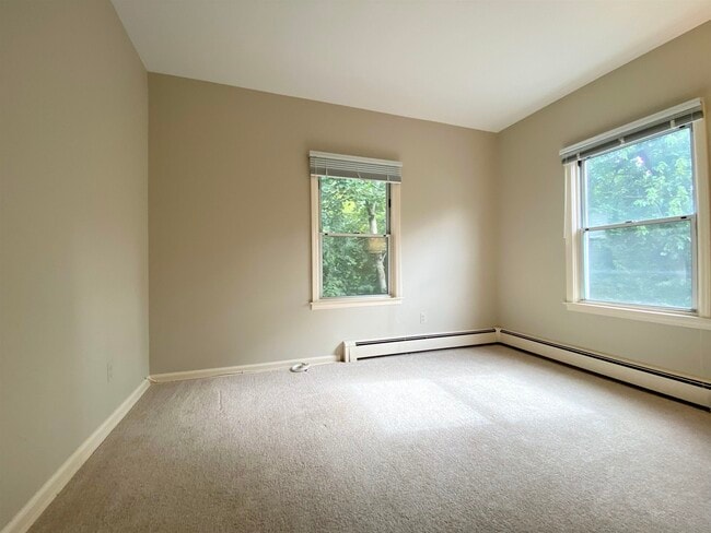 Building Photo - 228 Tenafly Rd