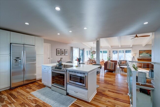 Building Photo - 5601 Russett Rd