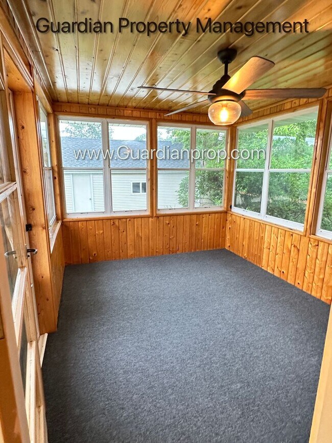 Building Photo - South Minneapolis Single Family Home, Fenc...